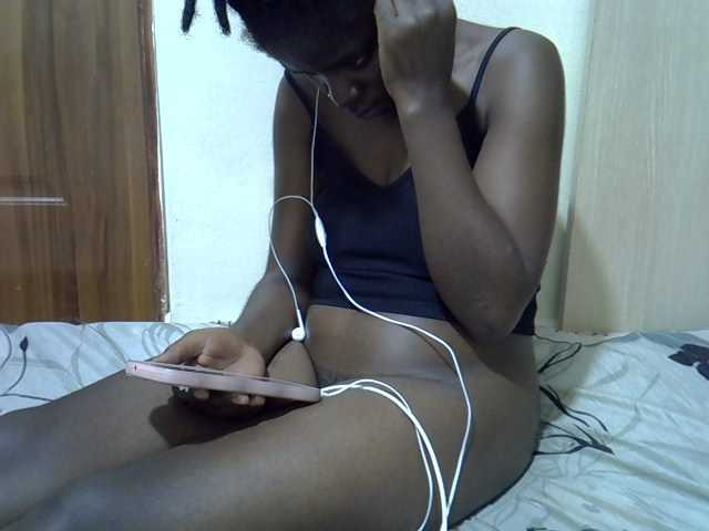 sweetelle live cam on BongaCams