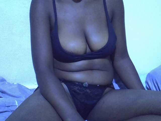 sweetelle live cam on BongaCams