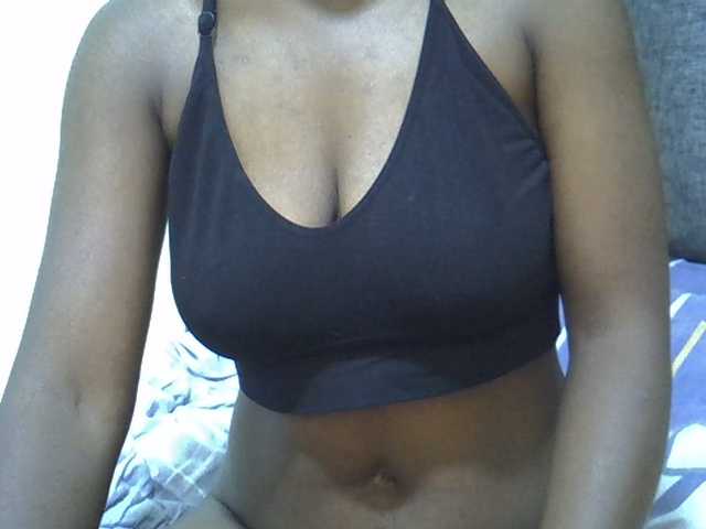sweetelle live cam on BongaCams