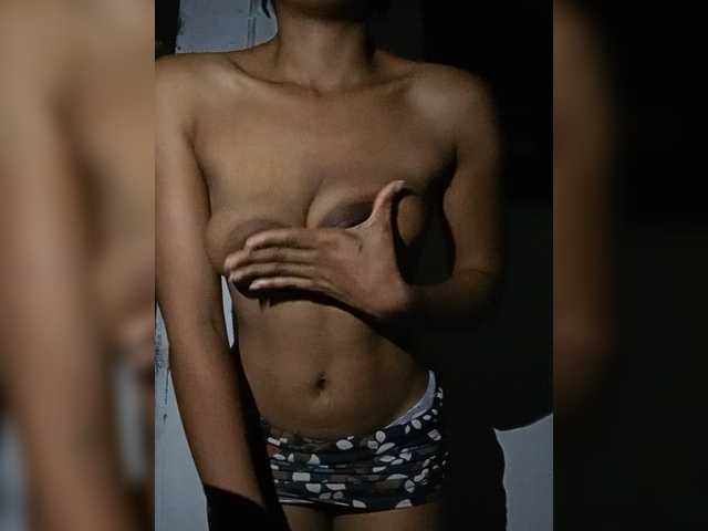 Sexyblackgirl11 Live Cam on BongaCams