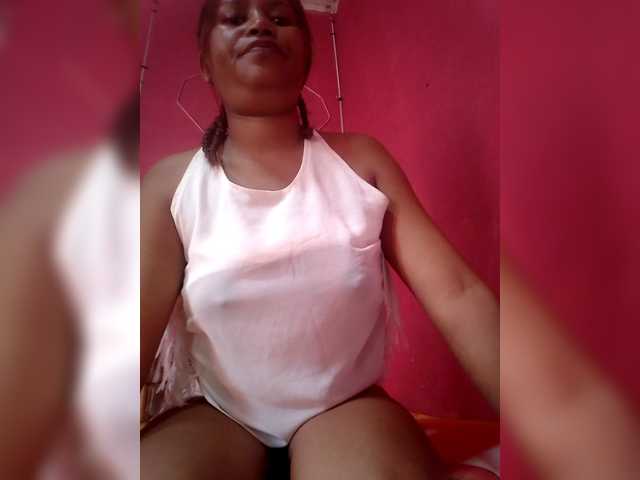 SweetNora live cam on BongaCams