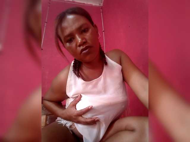 SweetNora live cam on BongaCams