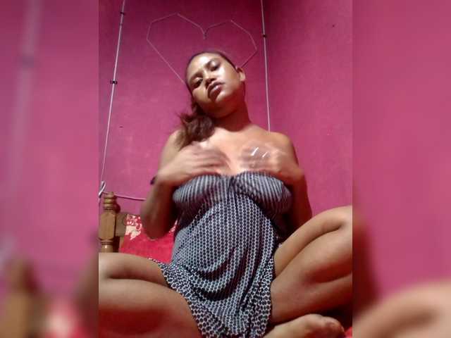 SweetNora live cam on BongaCams