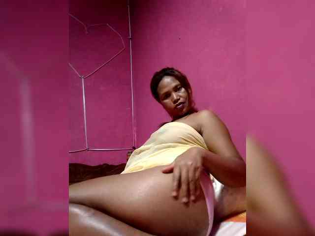 SweetNora webcam