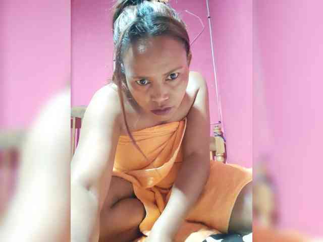 SweetNora webcam