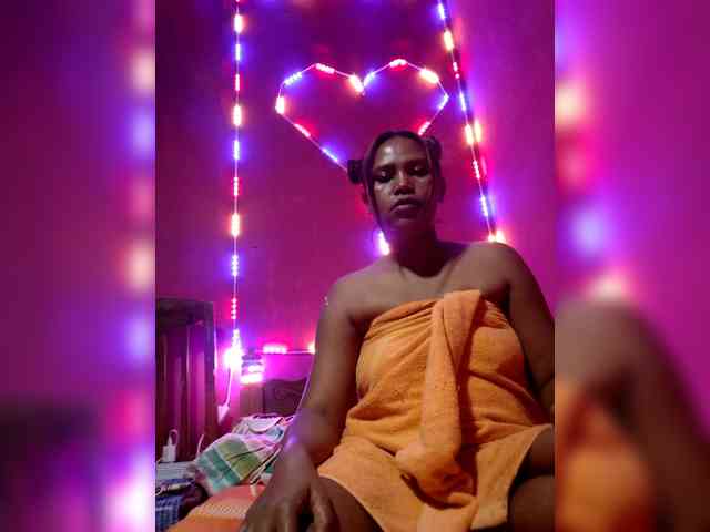 SweetNora webcam
