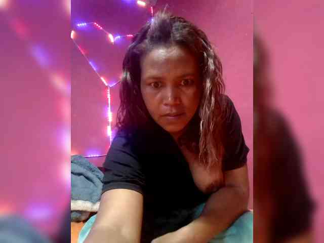 SweetNora webcam