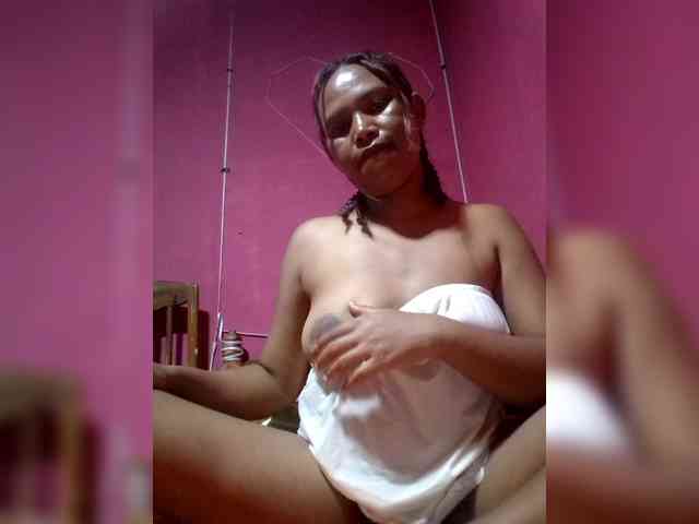 SweetNora webcam