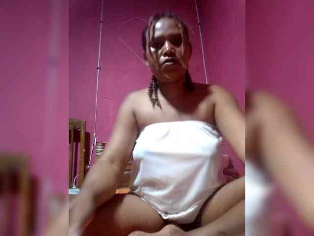 SweetNora webcam