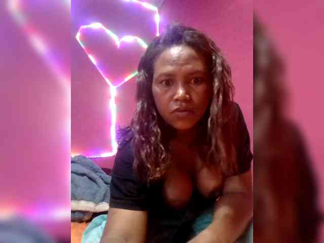 SweetNora webcam