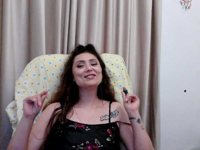 LolaCreolla live cam on BongaCams