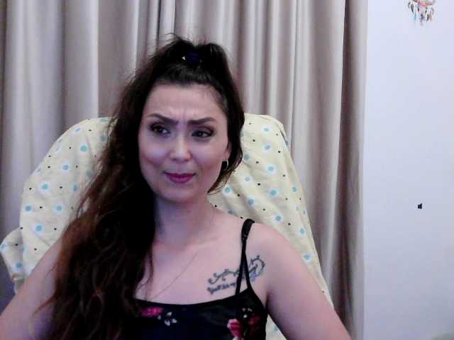 LolaCreolla live cam on BongaCams