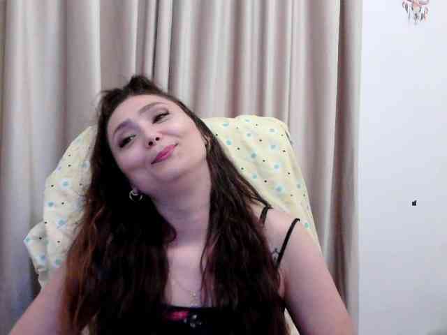LolaCreolla webcam