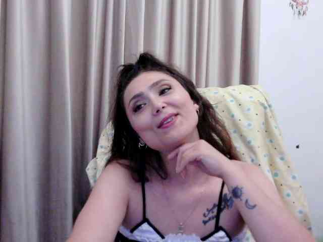 LolaCreolla webcam