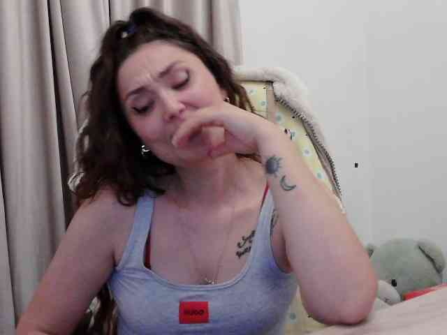 LolaCreolla webcam