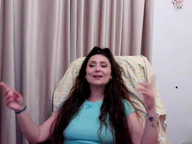 LolaCreolla webcam