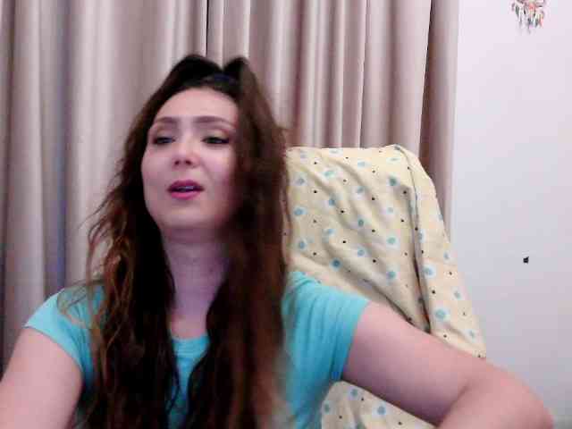 LolaCreolla webcam