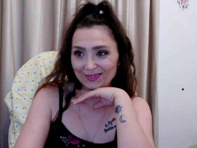 LolaCreolla webcam