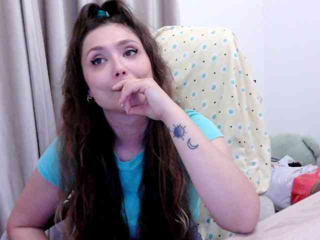 LolaCreolla webcam