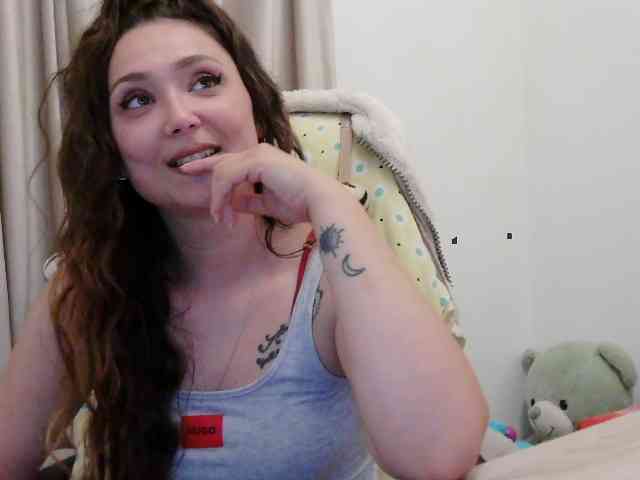 LolaCreolla webcam