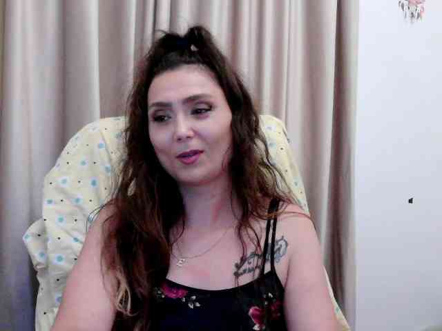 LolaCreolla webcam