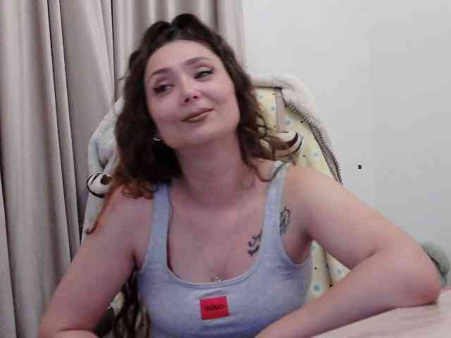 LolaCreolla webcam