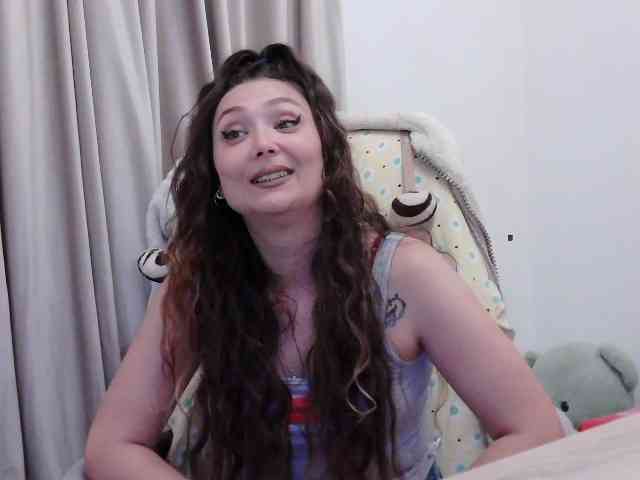 LolaCreolla webcam