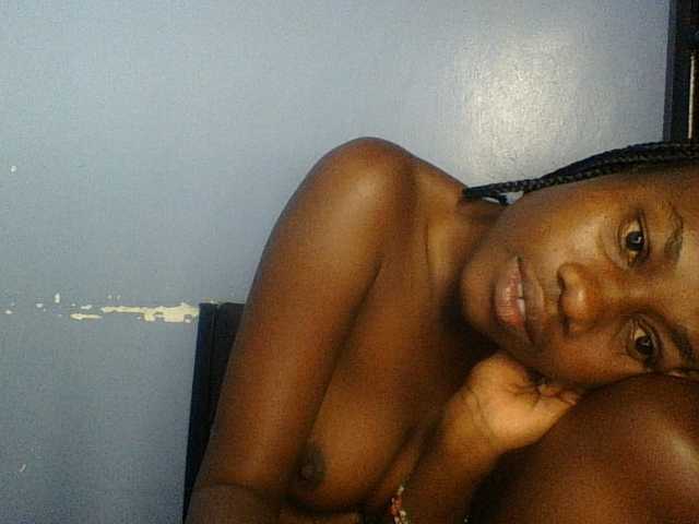 Cute-dall live cam on BongaCams
