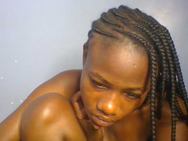 Cute-dall live cam on BongaCams
