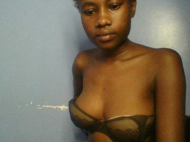 Cute-dall webcam bongacams model stream image