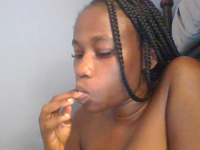 Cute-dall live cam on BongaCams