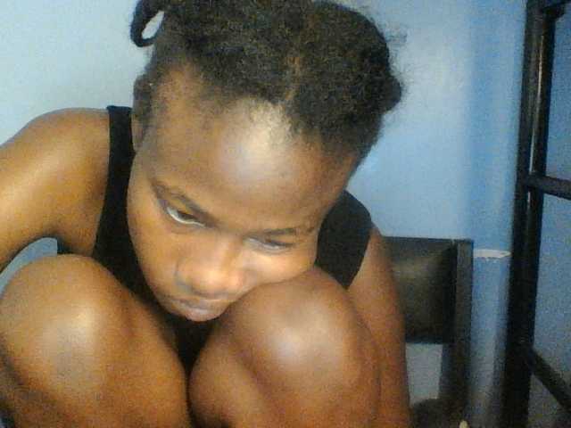 le modèle Cute-dall est en webcam porno dans un show sur le site bongacams, il possède les tags suivants: Ebony,Brunette,Trimmed
