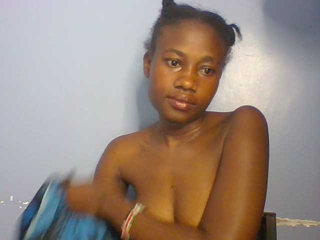 Cute-dall live cam on BongaCams