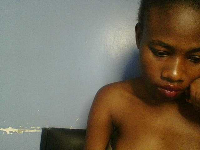 Cute-dall live cam on BongaCams