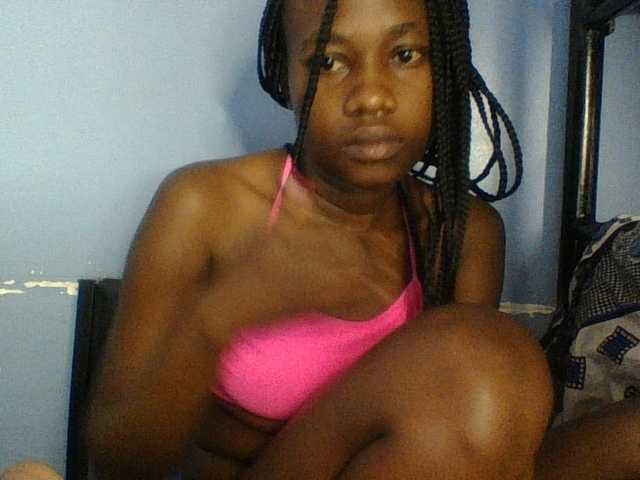 Cute-dall live cam on BongaCams