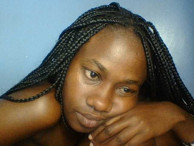 Cute-dall live cam on BongaCams