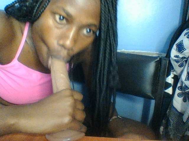 Cute-dall live cam on BongaCams