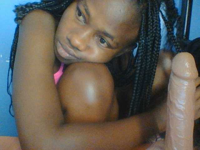 Cute-dall live cam on BongaCams