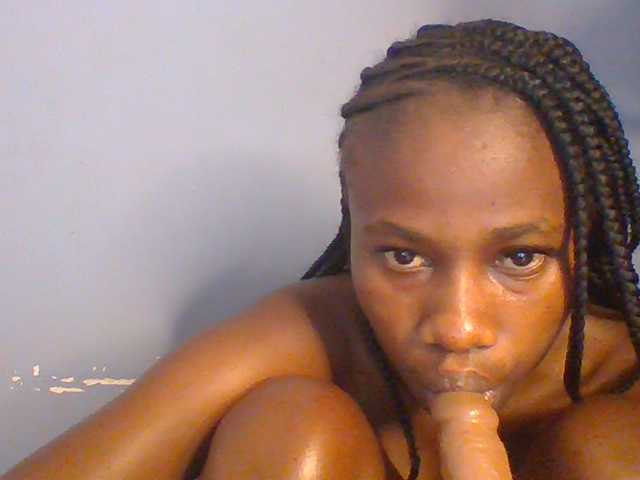 Cute-dall live cam on BongaCams