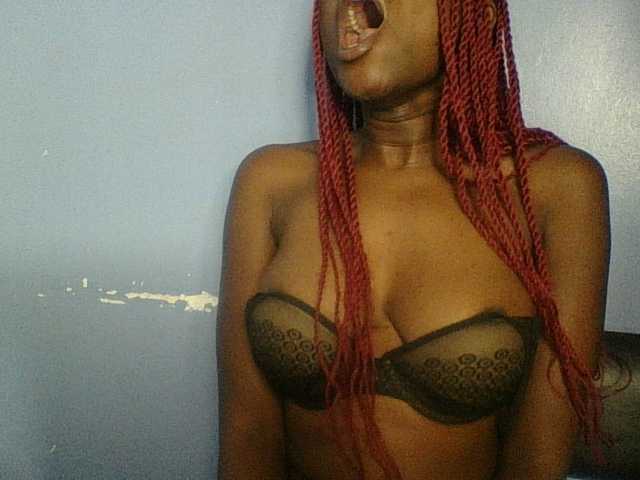 Cute-dall live cam on BongaCams