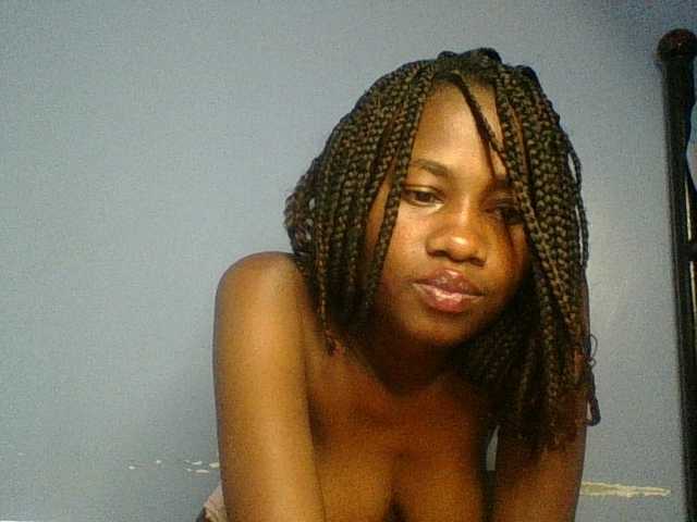 Cute-dall live cam on BongaCams