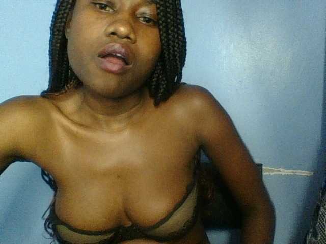 Cute-dall live cam on BongaCams