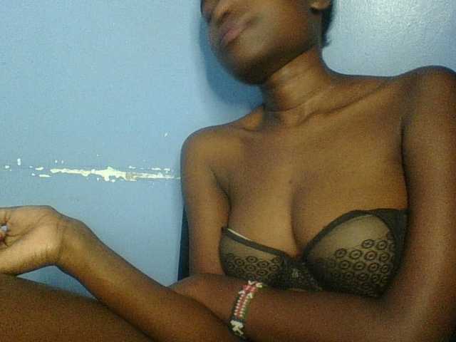 Cute-dall live cam on BongaCams