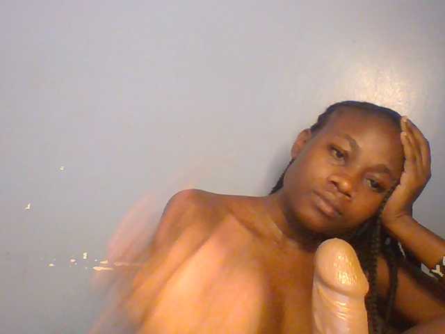 Cute-dall live cam on BongaCams