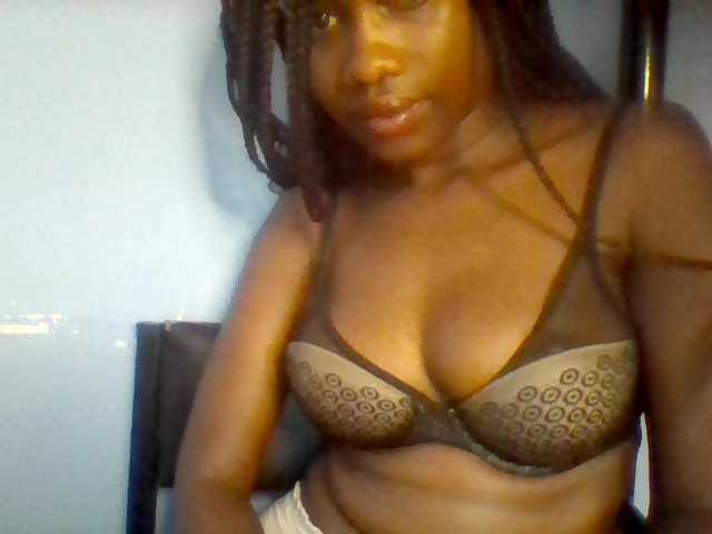 Cute-dall live cam on BongaCams