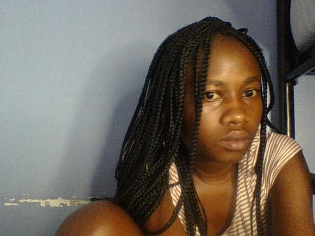 le modèle Cute-dall est en webcam porno dans un show sur le site bongacams, il possède les tags suivants: Ebony,Brunette,Trimmed