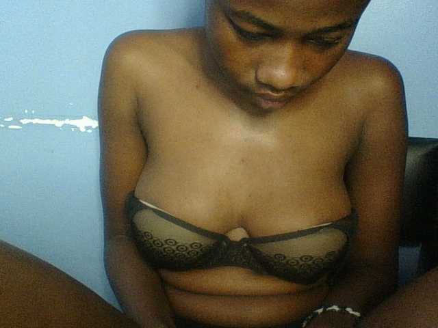 Cute-dall live cam on BongaCams