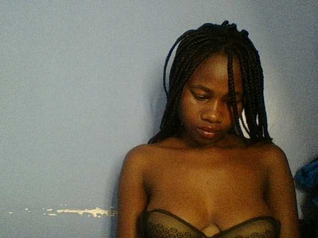 Cute-dall live cam on BongaCams