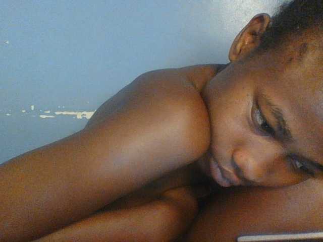 Cute-dall live cam on BongaCams