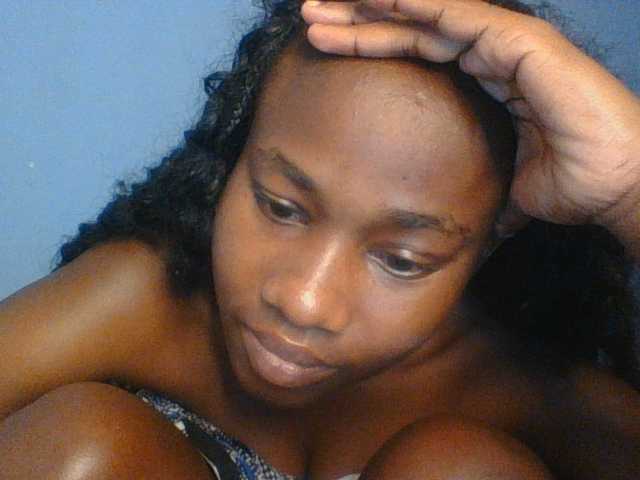 Cute-dall live cam on BongaCams